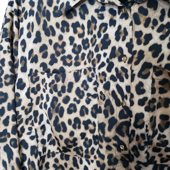 Zara Leopard Print Long Sleeve Blouse Size Medium Classic Trendy - Picture 5 of 16